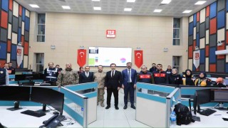 Vali Karakaya yılbaşında mesai yapan ekipleri ziyaret etti