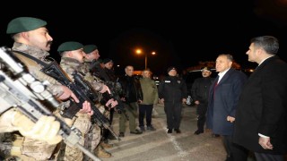 Vali Usta, yılın son ve ilk bebeklerine altın taktı