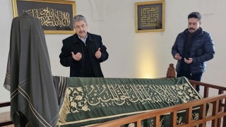 Vali Yılmaz, Macaristan’da Gül Baba Türbesini Ziyaret Etti