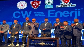 Yağlı güreşte kupa Antalyanın