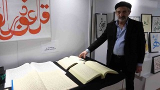 Yalovalı hattat 2 Kuran-ı Kerimi aynı anda yazıyor