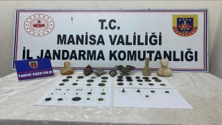 Yaşlı adamın evinden tarih fışkırdı