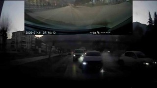 Yaya geçidindeki kaza araç kamerasında