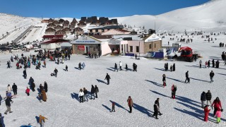 Yedikuyular Kayak Merkezi Yılbaşı Tatilinde Ziyaretçi Akınına Uğradı