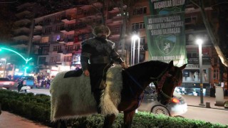 Yeni yıla at üstünde girdi