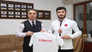 Yozgatlı güreşçi hem Türkiye şampiyonu oldu hem centilmenlik ödülü aldı