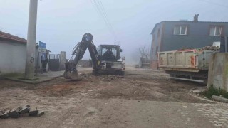 Yunusemrede bozulan yollar onarılıyor