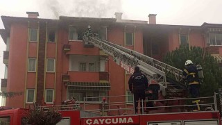 Zonguldakta 4 katlı binada yangın
