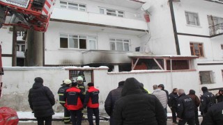 12 yaşındaki çocuğun dikkati faciayı önledi, çıkan yangında 2 kişi dumandan etkilendi