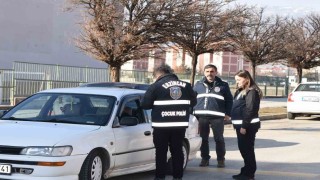 16 ekip 52 personelle Erzincan Emniyeti çocuk ve gençler için sahada