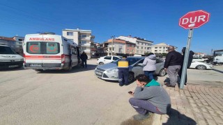 2 otomobil çarpıştı, 2 kişi yaralandı