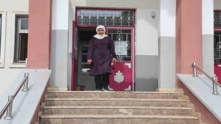 28 Şubat mağduru öğretmen gözyaşları içinde yaşadıklarını anlattı: Onlara hiçbir zaman hakkımı helal etmiyorum