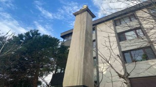 2.Mahmutun anısı apartmanların arasında sıkıştı