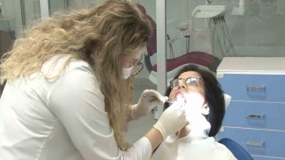 33 yıldır korkudan diş hekimine gitmiyordu: ‘Gülümseten Diş Projesi ile tedavi oldu