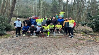 78 yaşındaki sporcu, 15 kilometrelik parkuru 1 saat 40 dakikada tamamladı