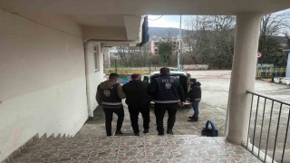 8 yıl hapis cezası ile aranan şahsı polis ekipleri yakaladı