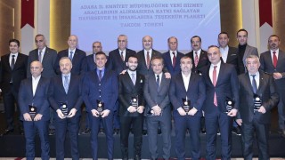 Adana Emniyet Müdürlüğüne 105 Yeni Araç! İş İnsanlarına Teşekkür Plaketi Verildi