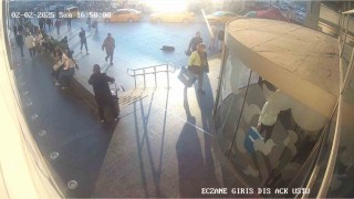 Adanada AVMnin havalandırma boşluğunda saklanan soyguncunun o anları güvenlik kameralarına yansıdı