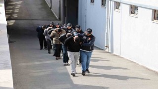 Adanada suçüstü yakalanan 4 torbacı tutuklandı