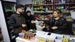 Adanalı hayırsever, mahallenin tüm bakkal borcunu ödedi