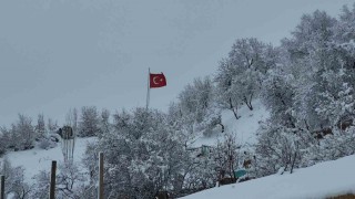Adıyamanda kar yağışıyla kartpostallık görüntüler ortaya çıktı