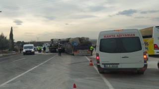 Adıyamanda tır ile vinç çarpıştı: 2 yaralı