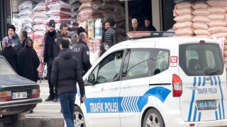 Adliye önünde ailelerin gergin bekleyişi sürüyor