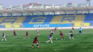 Ağrı Aile ve Sosyal Politikalar Gençlik ve Spor Kulübü Kadın Takımı, Kahramanmaraş Anadolu Sporu 5-0 mağlup etti