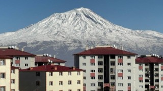 Ağrı Dağı ihtişamıyla göz kamaştırıyor