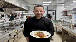 Ağrı İbrahim Çeçen Üniversitesi Gastronomi öğrencileri, deneyimli şeflerden uygulamalı eğitim alıyor