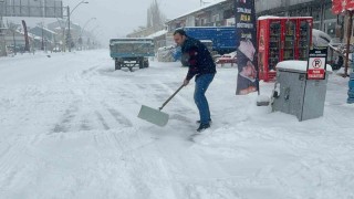 Ağrıda kar yağışı etkili olmaya devam ediyor