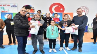 Aileler arası Badminton Turnuvası büyük ilgi gördü