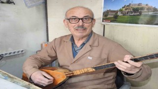Ailesinden gizli öğrendiği mesleğini 50 yıldır severek sürdürüyor