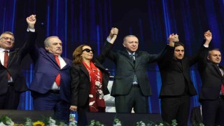 AK Partiye 3 milletvekili katıldı