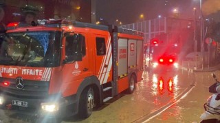 Akasya AVM'de Yangın: Alışveriş Merkezi Hızla Tahliye Edildi