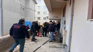 Alevlere teslim olan ev kullanılmaz hale geldi