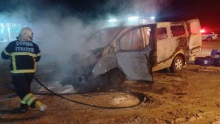Alevlere teslim olan hafif ticari araç kullanılmaz hale geldi
