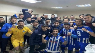 Aliağa Helvacı Spor, Ulucaksporu 5-0 mağlup ederek liderliğini sürdürdü