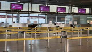 Almanyanın Düsseldorf ve Köln havaalanlarında grev nedeniyle uçuşlar aksadı