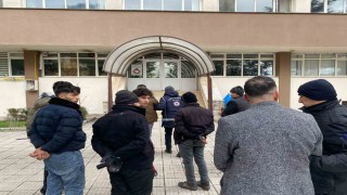 Amasyada polisin peş peşe durdurduğu iki araçta 7 kaçak göçmen yakalandı