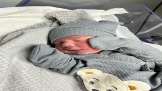Ambulansta doğum: Ahmet bebek hayata gözlerini ambulansta açtı