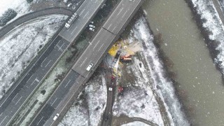 Anadolu Otoyolunda köprüden uçtular 2 ölü
