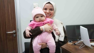 Anne ve bebeği birbirine bağlayan ameliyat