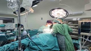 Annesinin tedavisi için hastaneye başvuran kişi kanser olduğunu öğrendi