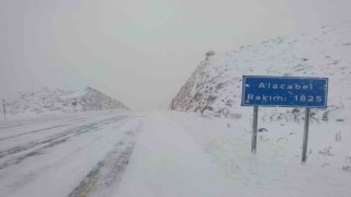 Antalya-Konya karayolunda kar yağışı