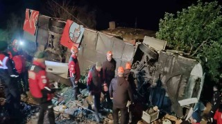 Antalyadaki yolcu otobüsü kazasından ölüm haberi geldi