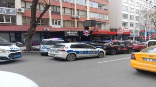 Arkadaşını bıçaklayıp 4. kattan atlayan şahıs ağır yaralandı