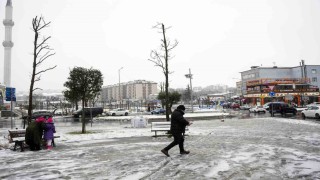 Arnavutköy beyaz örtü ile kaplandı
