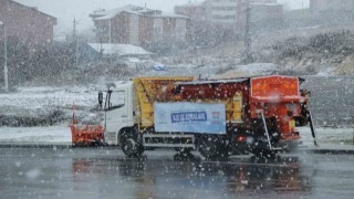 Arnavutköyde karla mücadele çalışmaları aralıksız sürüyor