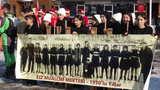 Asırlık o fotoğraflar yeniden canlandırıldı